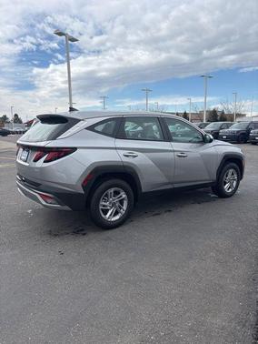 2025 Hyundai TUCSON SE