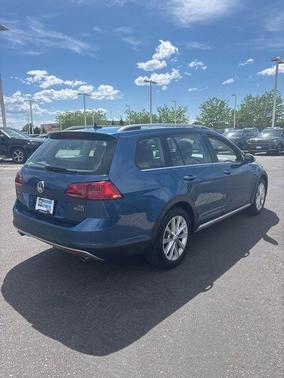 Silk Blue Metallic 2017 Volkswagen Golf Alltrack TSI SE