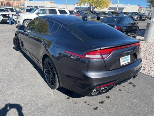 2022 Kia Stinger GT1