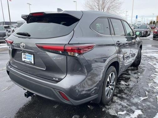 2025 Toyota Highlander Hybrid XLE