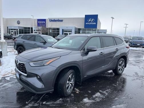 2025 Toyota Highlander Hybrid XLE