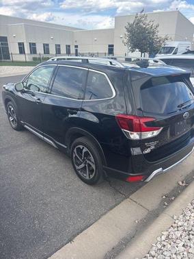 Crystal Black Silica 2024 Subaru Forester Touring