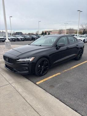 2024 Volvo S60 B5 Plus Black Edition