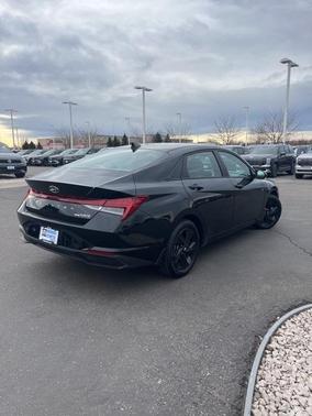 2023 Hyundai ELANTRA HEV Blue