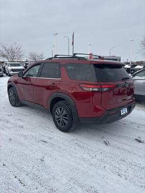 2022 Nissan Pathfinder SV