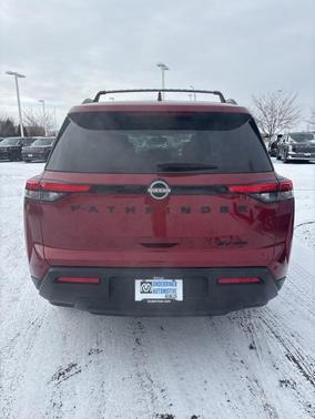 2022 Nissan Pathfinder SV
