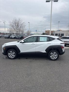 2025 Hyundai KONA SE