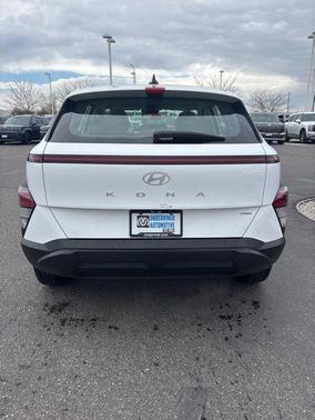 2025 Hyundai KONA SE
