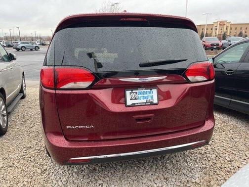 2020 Chrysler Pacifica Touring-L