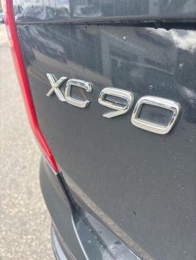 Savile Gray Metallic 2016 Volvo XC90 T6 Momentum