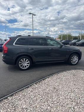 Savile Gray Metallic 2016 Volvo XC90 T6 Momentum