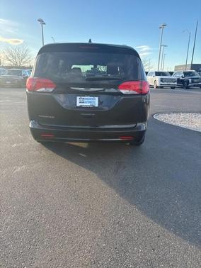 2020 Chrysler Voyager LXI