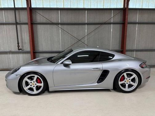2018 Porsche 718 Cayman Base 2dr Coupe