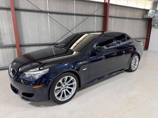 2010 BMW M5 Base