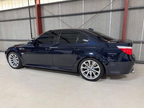 2010 BMW M5 Base