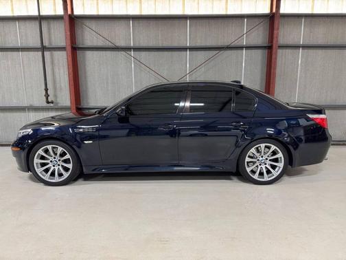 2010 BMW M5 Base