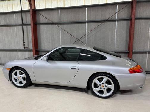 Silver 2000 Porsche 911 Carrera