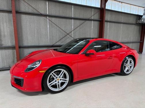 2018 Porsche 911 Carrera