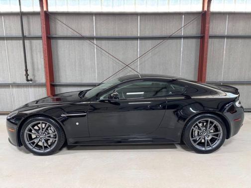Jet Black 2015 Aston Martin V8 Vantage Base