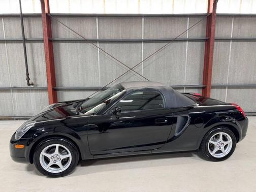 2002 Toyota MR2 Base 2dr Convertible
