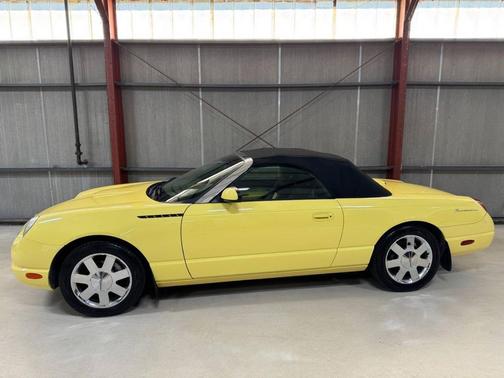 2002 Ford Thunderbird Deluxe