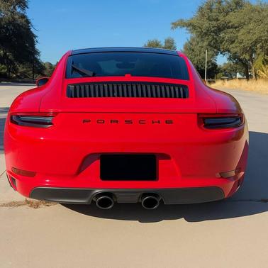 2017 Porsche 911 Carrera
