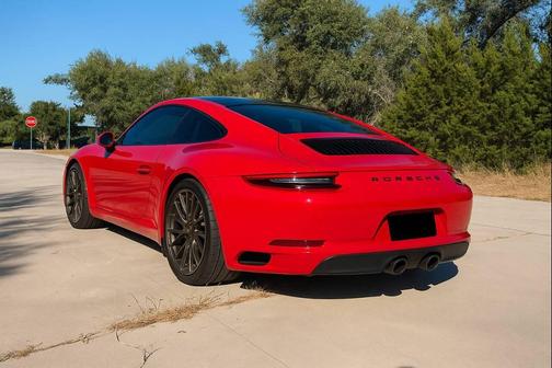 2017 Porsche 911 Carrera