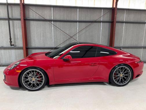 2017 Porsche 911 Carrera