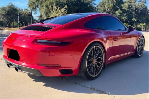 2017 Porsche 911 Carrera