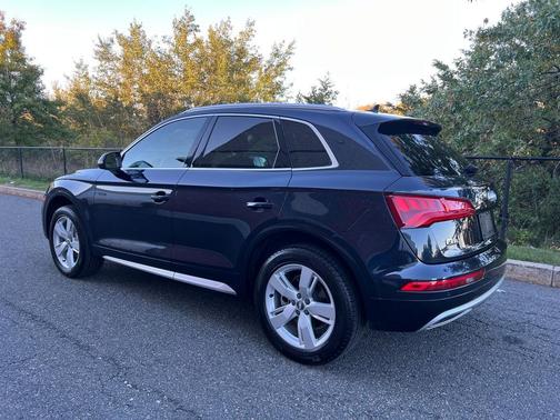 2018 Audi Q5 2.0T Premium Plus
