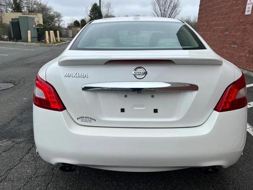 Pearl White 2009 Nissan Maxima 3.5 S