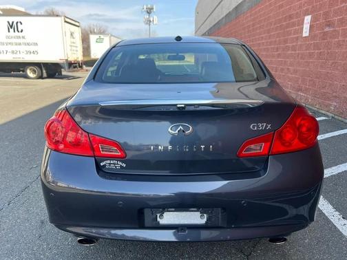 2010 INFINITI G37x Base