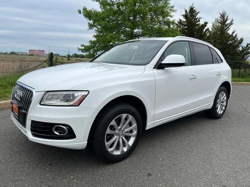 White 2016 Audi Q5 2.0T Premium