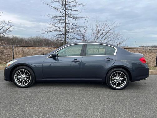 2010 INFINITI G37x Base
