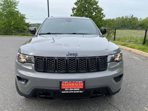 Sting-Gray Clearcoat 2019 Jeep Grand Cherokee Upland