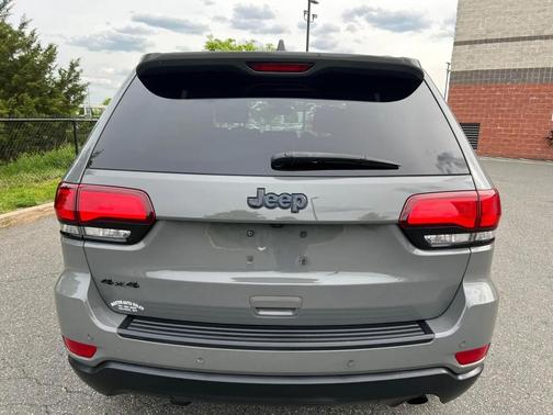 Sting-Gray Clearcoat 2019 Jeep Grand Cherokee Upland
