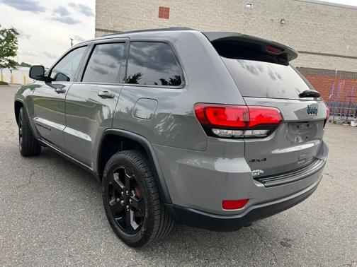 Sting-Gray Clearcoat 2019 Jeep Grand Cherokee Upland