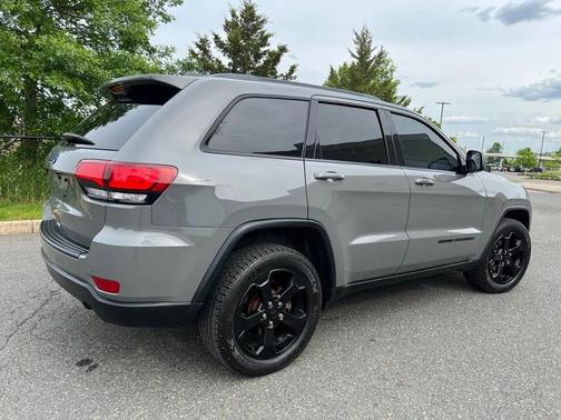 Sting-Gray Clearcoat 2019 Jeep Grand Cherokee Upland