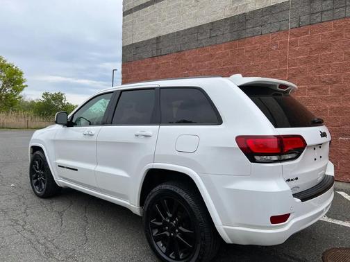 Bright White Clearcoat 2017 Jeep Grand Cherokee Altitude