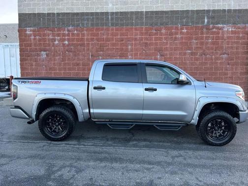 2014 Toyota Tundra SR5