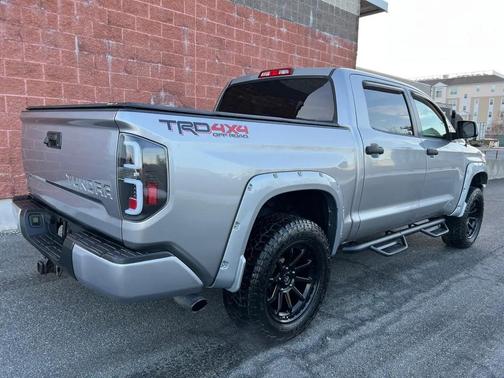 2014 Toyota Tundra SR5