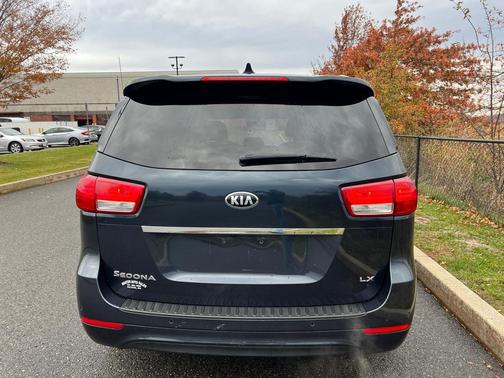 2016 Kia Sedona LX