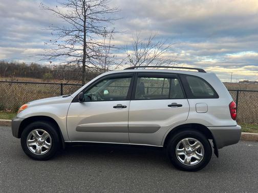 2005 Toyota RAV4 Base