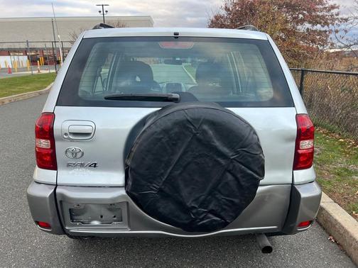 2005 Toyota RAV4 Base