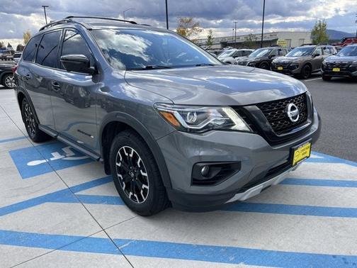 2020 Nissan Pathfinder SL