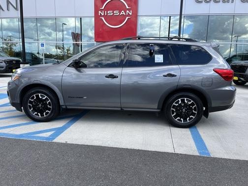 2020 Nissan Pathfinder SL