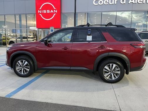2023 Nissan Pathfinder SL