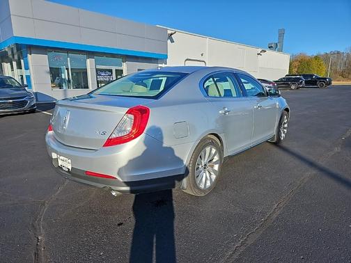 2014 Lincoln MKS Base