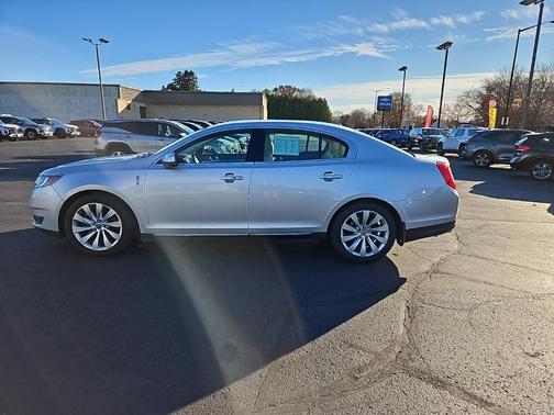 2014 Lincoln MKS Base