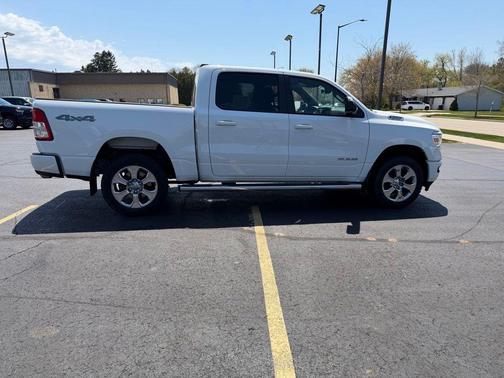 Bright White Clearcoat 2019 RAM 1500 Big Horn